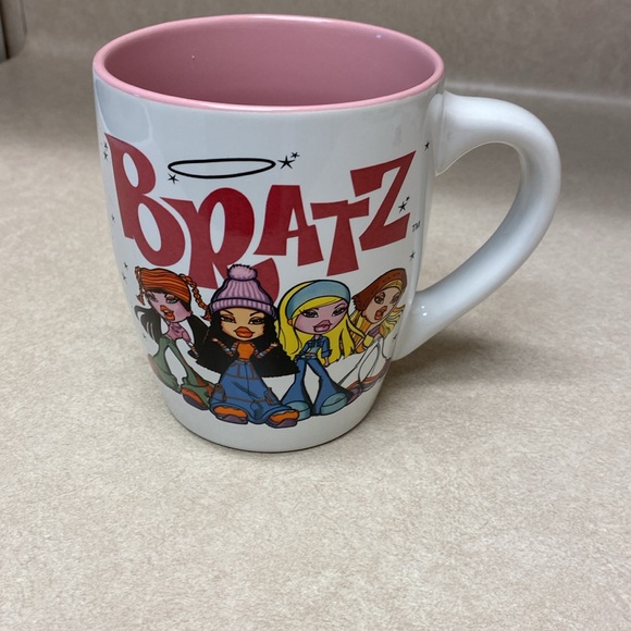 Bratz White mug 2023 - Picture 3 of 4